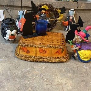 8 piece Halloween bundle